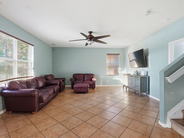 Продажа дома по адресу 799 Quartz Terrace - фото 6834447