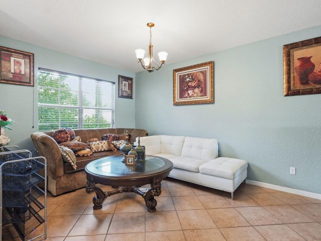 Продажа дома по адресу 799 Quartz Terrace - фото 6834453