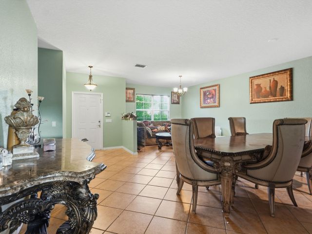 Продажа дома по адресу 799 Quartz Terrace - фото 6834455