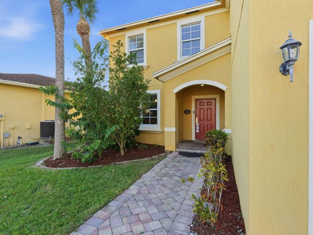 Продажа дома по адресу 799 Quartz Terrace - фото 6834456