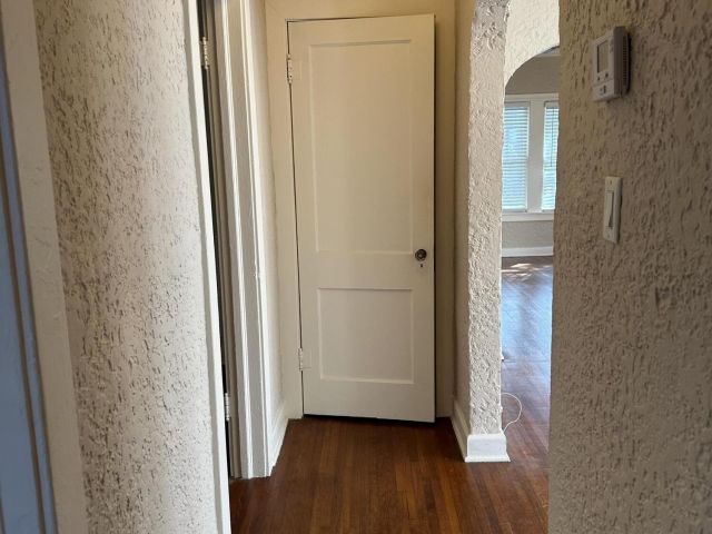 Дом в аренду по адресу 229 Lakeland Drive - фото 6829868