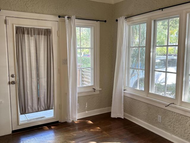 Дом в аренду по адресу 229 Lakeland Drive - фото 6829876