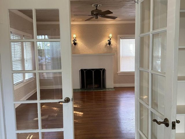 Дом в аренду по адресу 229 Lakeland Drive - фото 6829877