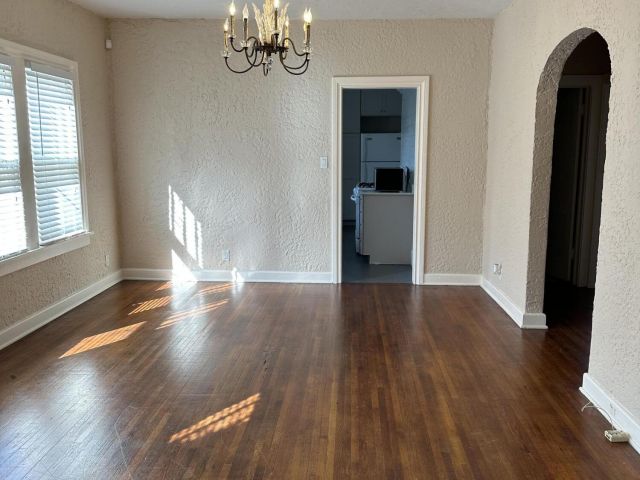 Дом в аренду по адресу 229 Lakeland Drive - фото 6829880