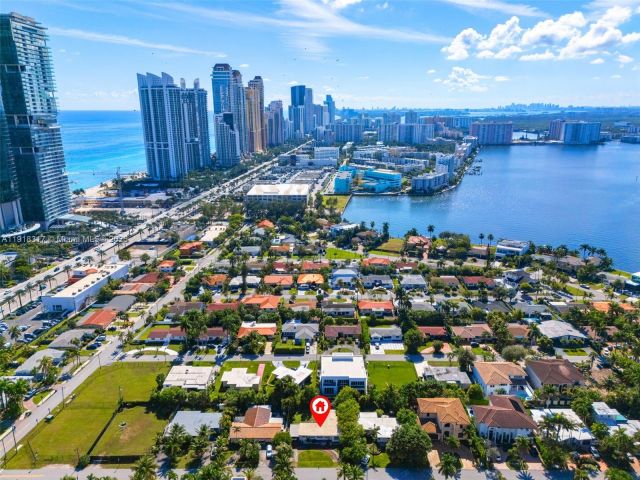 Продажа дома по адресу 242 189th St - фото 6827539