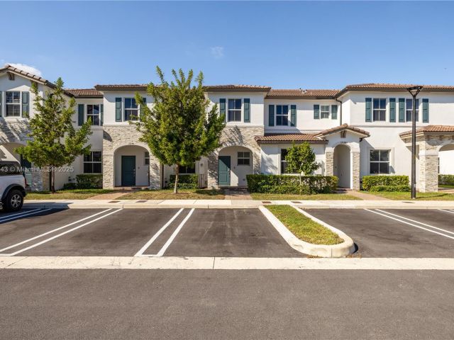 Дом в аренду по адресу 12150 NW 23rd Ct 0 - фото 7439712