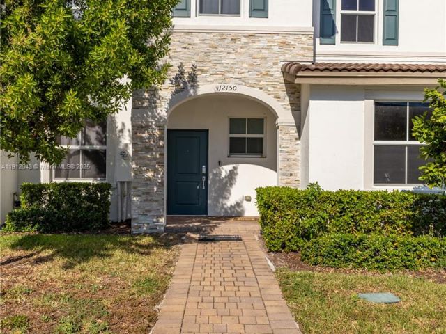 Дом в аренду по адресу 12150 NW 23rd Ct 0 - фото 7439713