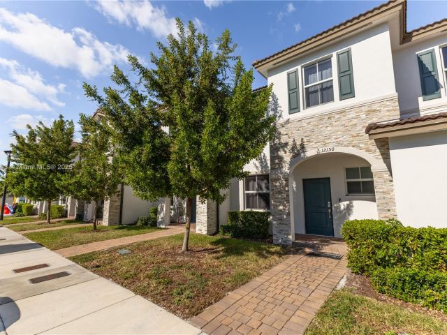 Дом в аренду по адресу 12150 NW 23rd Ct 0 - фото 7439715