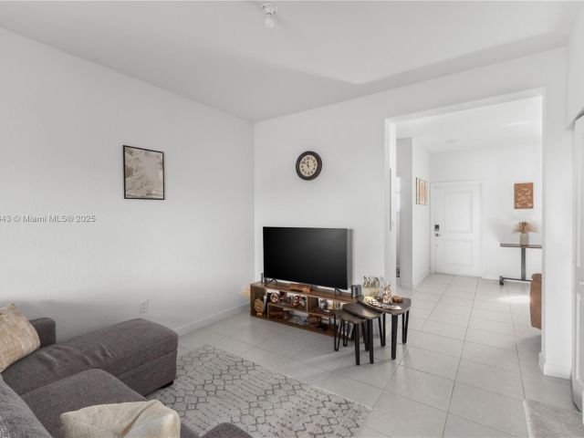 Дом в аренду по адресу 12150 NW 23rd Ct 0 - фото 7439722