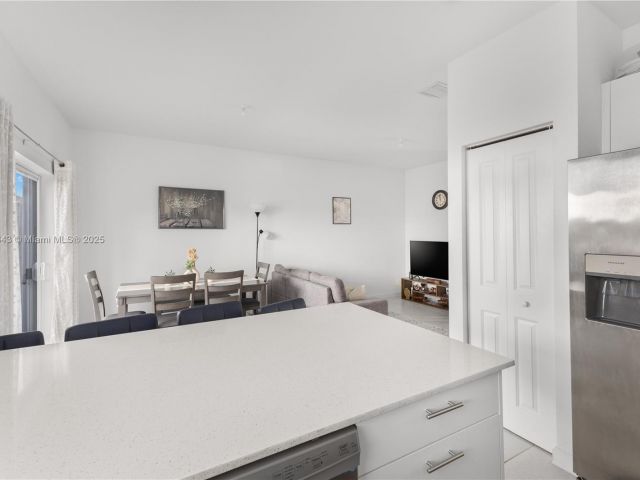 Дом в аренду по адресу 12150 NW 23rd Ct 0 - фото 7439727