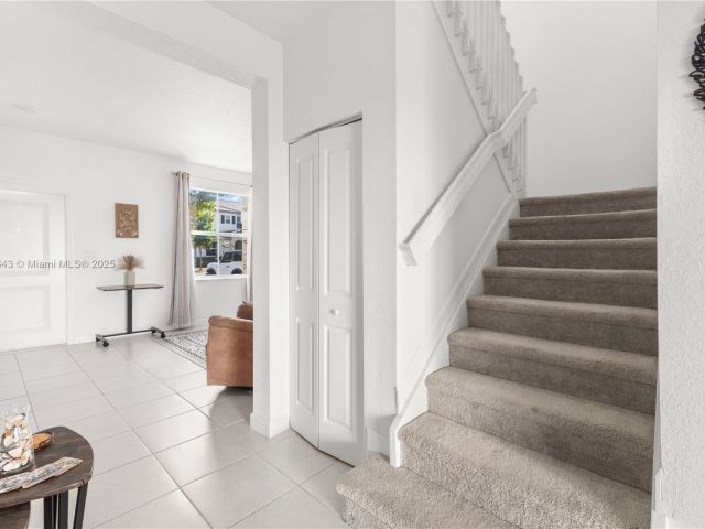 Дом в аренду по адресу 12150 NW 23rd Ct 0 - фото 7439730