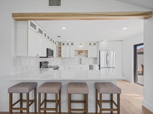 Дом в аренду по адресу 4451 Willow Pond Road B - фото 6829839