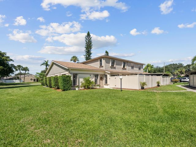 Дом в аренду по адресу 4451 Willow Pond Road B - фото 6829842