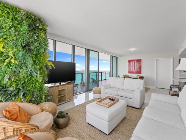 Продажа квартиры #3106 - фото 6826165