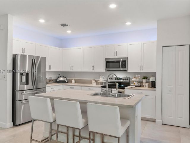 Продажа дома по адресу 28742 SW 134th Ct - фото 7489672