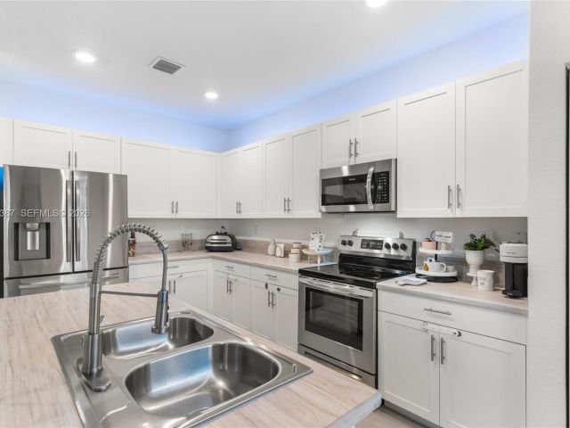 Продажа дома по адресу 28742 SW 134th Ct - фото 7489677