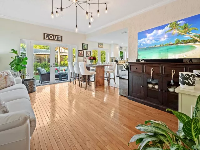 Дом в аренду по адресу 1211 Algeria Ave * - фото 6841256