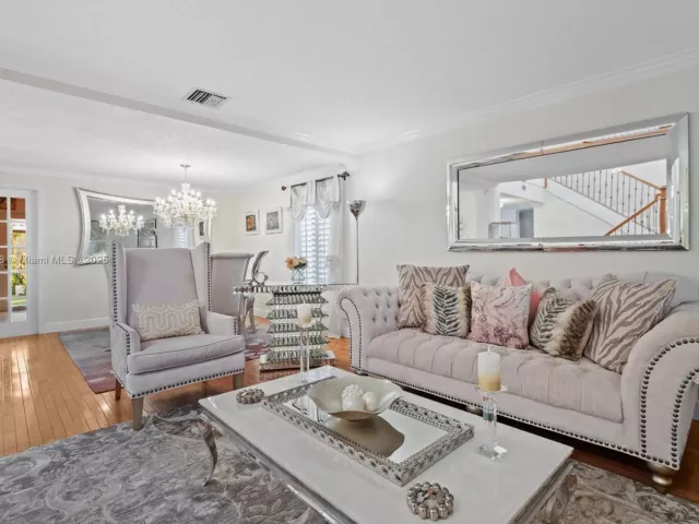 Дом в аренду по адресу 1211 Algeria Ave * - фото 6841260