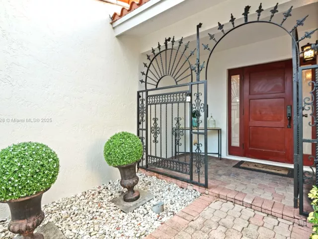 Дом в аренду по адресу 1211 Algeria Ave * - фото 6841263