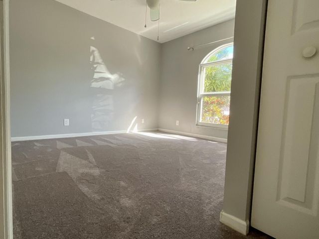 Дом в аренду по адресу 7954 Stirling Bridge Boulevard S - фото 6827019