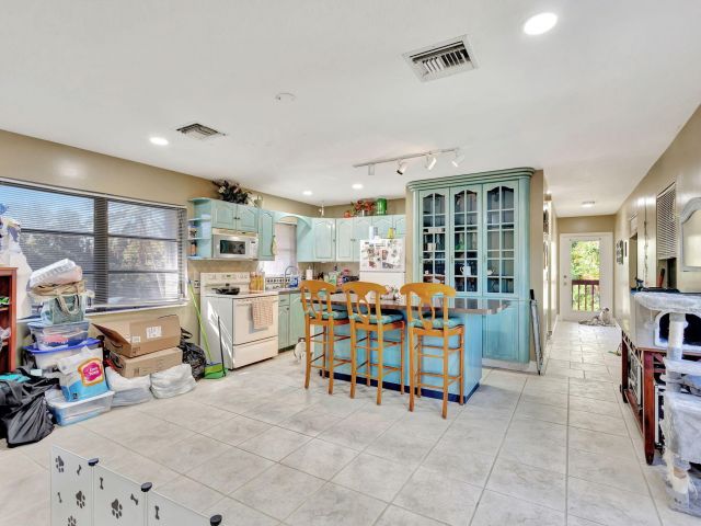 Продажа дома по адресу 550 Skylake Drive - фото 6846482