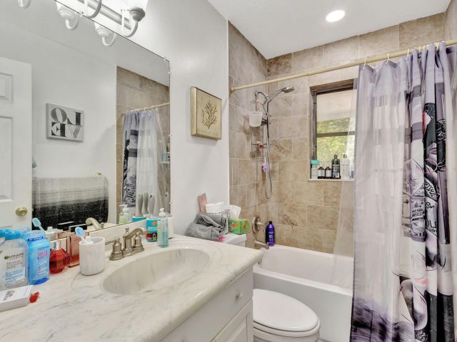 Продажа дома по адресу 550 Skylake Drive - фото 6846486