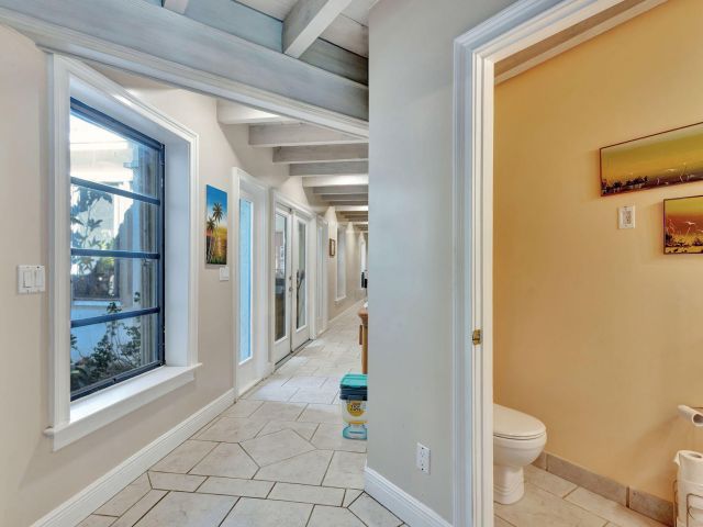 Продажа дома по адресу 550 Skylake Drive - фото 6846493