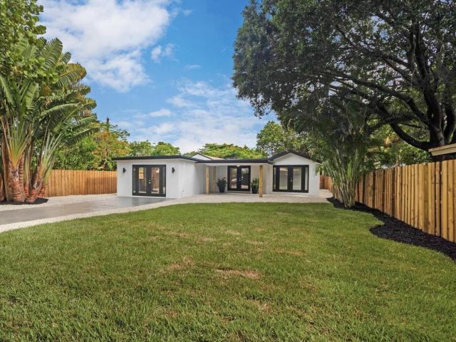 Продажа дома по адресу 537 NE 14th Court - фото 6827147