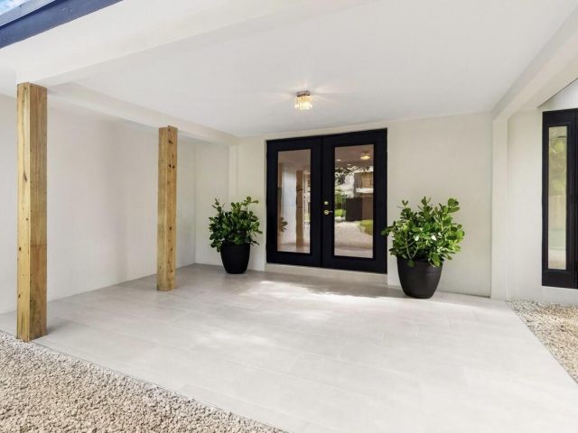 Продажа дома по адресу 537 NE 14th Court - фото 6827149