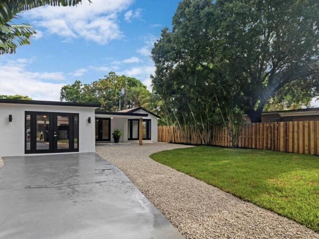 Продажа дома по адресу 537 NE 14th Court - фото 6827153