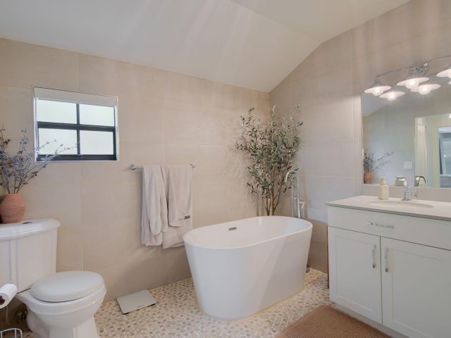 Продажа дома по адресу 537 NE 14th Court - фото 6871288