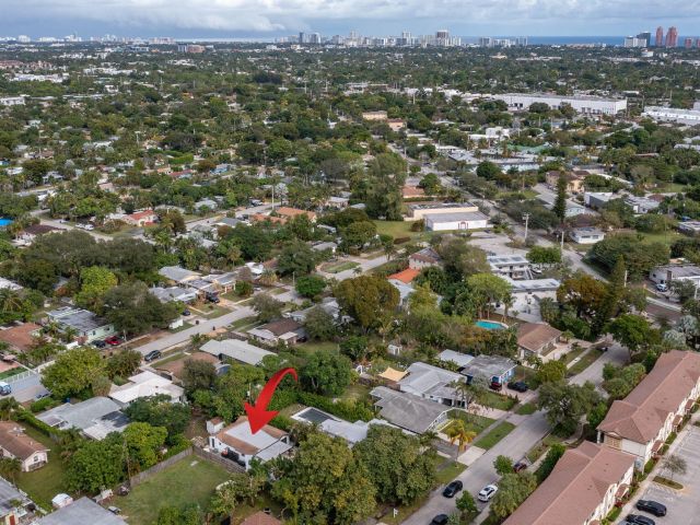 Продажа дома по адресу 537 NE 14th Court - фото 6871295