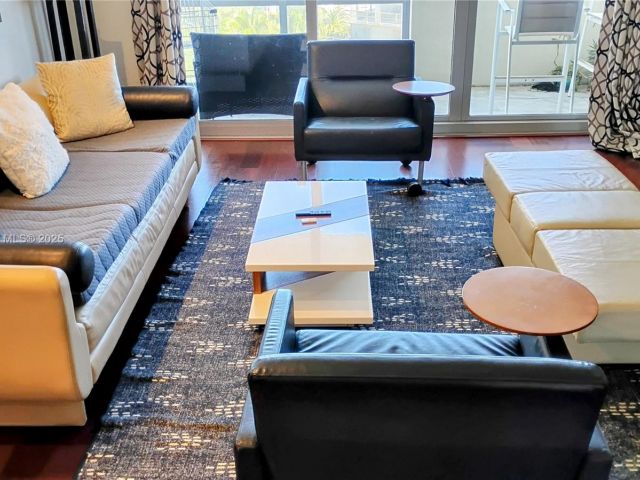 Квартира в аренду номер1002S - фото 6840308