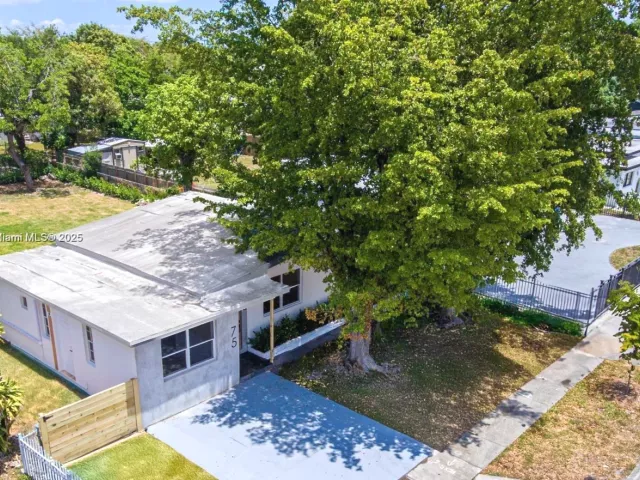 Продажа дома по адресу 75 NW 125th St - фото 7153622