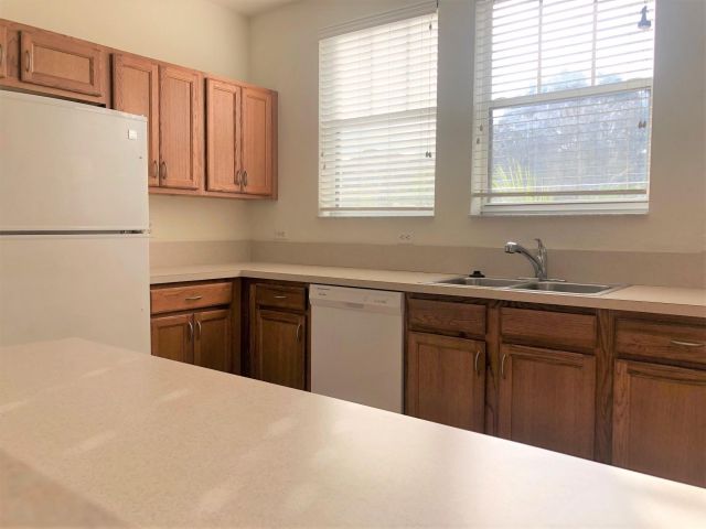 Дом в аренду по адресу 810 Marina Del Ray Lane 7 - фото 6829785