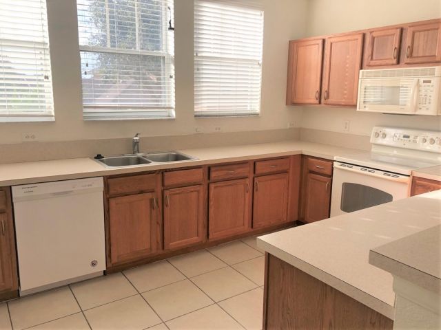 Дом в аренду по адресу 810 Marina Del Ray Lane 7 - фото 6829786