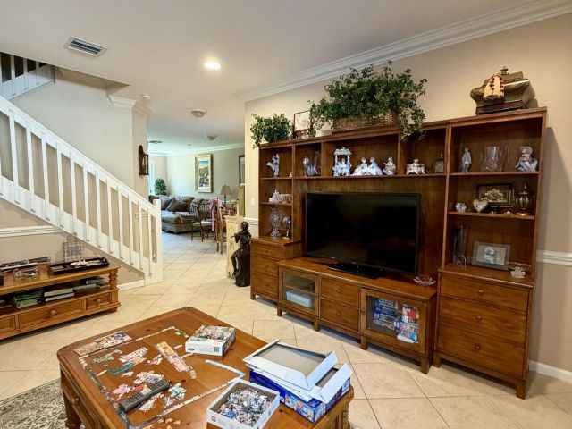 Дом в аренду по адресу 16129 Poppyseed Circle 1605 - фото 6828935