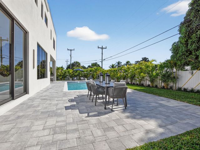 Продажа дома по адресу 1224 SW 13 Street - фото 6836761