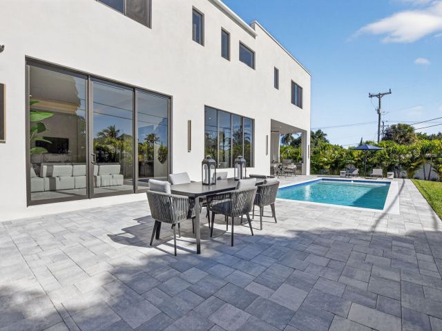 Продажа дома по адресу 1224 SW 13 Street - фото 6836762