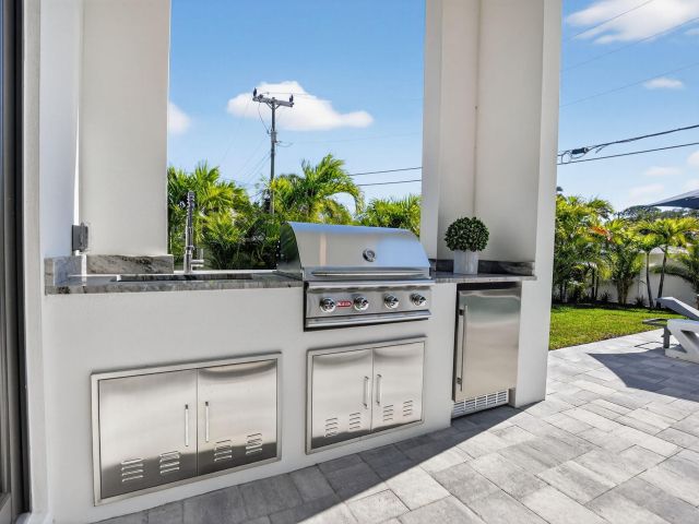 Продажа дома по адресу 1224 SW 13 Street - фото 6836766