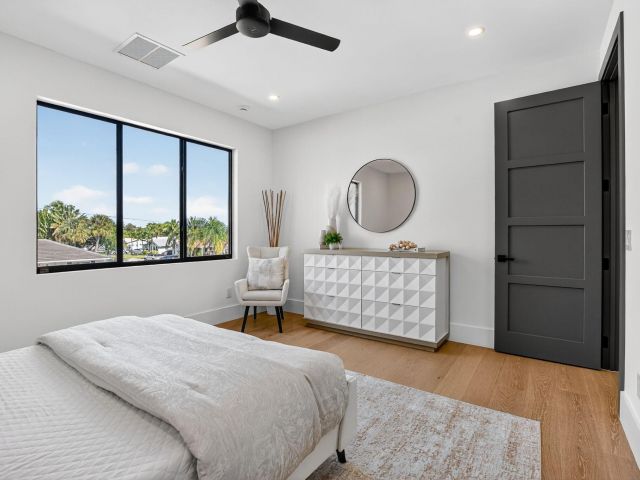 Продажа дома по адресу 1224 SW 13 Street - фото 6836770