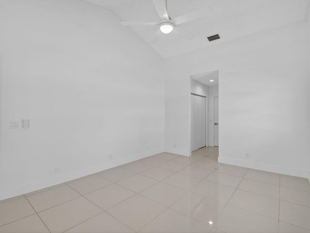 Дом в аренду по адресу 488 NW 13th Street - фото 6854469