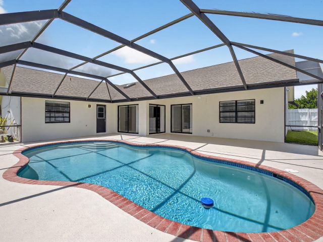 Дом в аренду по адресу 488 NW 13th Street - фото 6854487