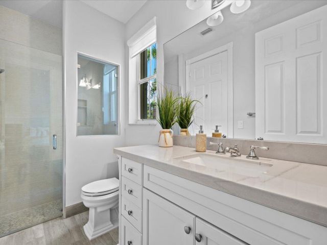 Дом в аренду по адресу 7557 Preserve Drive - фото 6829719