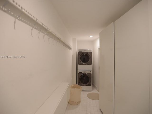 Дом в аренду по адресу 12020 NE 5th Ave - фото 6824719