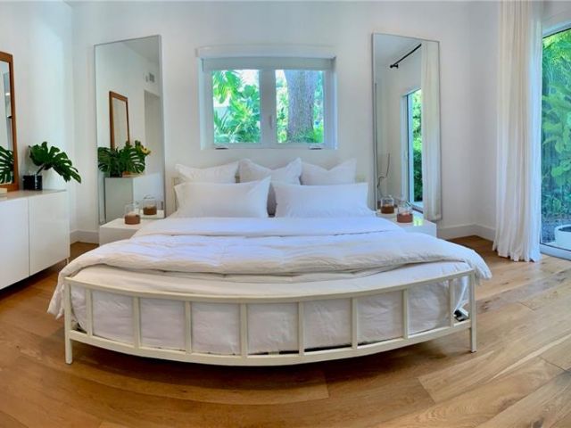 Дом в аренду по адресу 12020 NE 5th Ave - фото 6824721