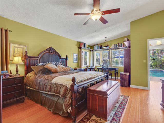 Продажа дома по адресу 1440 SW 20th Street - фото 6830222