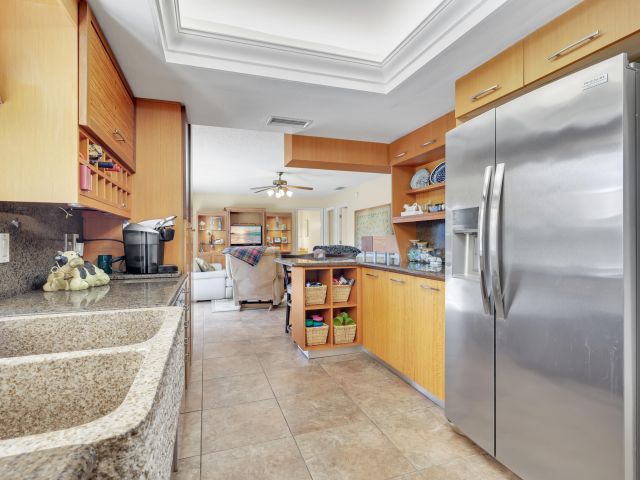 Продажа дома по адресу 1440 SW 20th Street - фото 6830225