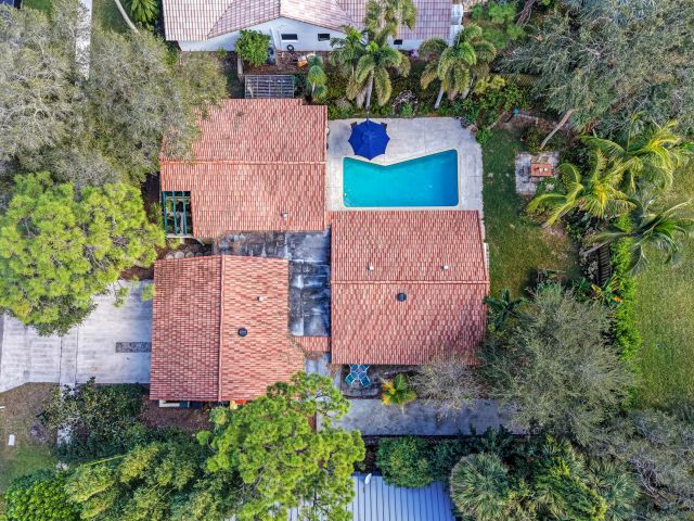 Продажа дома по адресу 1440 SW 20th Street - фото 6830229