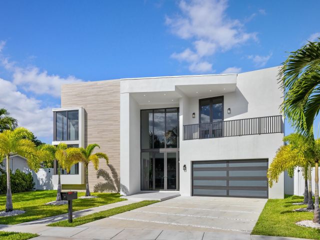 Продажа дома по адресу 957 SW 12th Street - фото 6841327